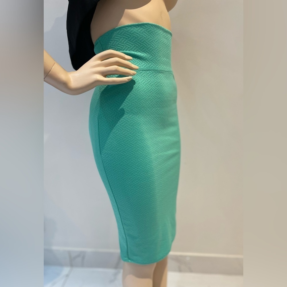 I’M IN LOVE WITH DEREK | Emerald bodycon pencil skirt
